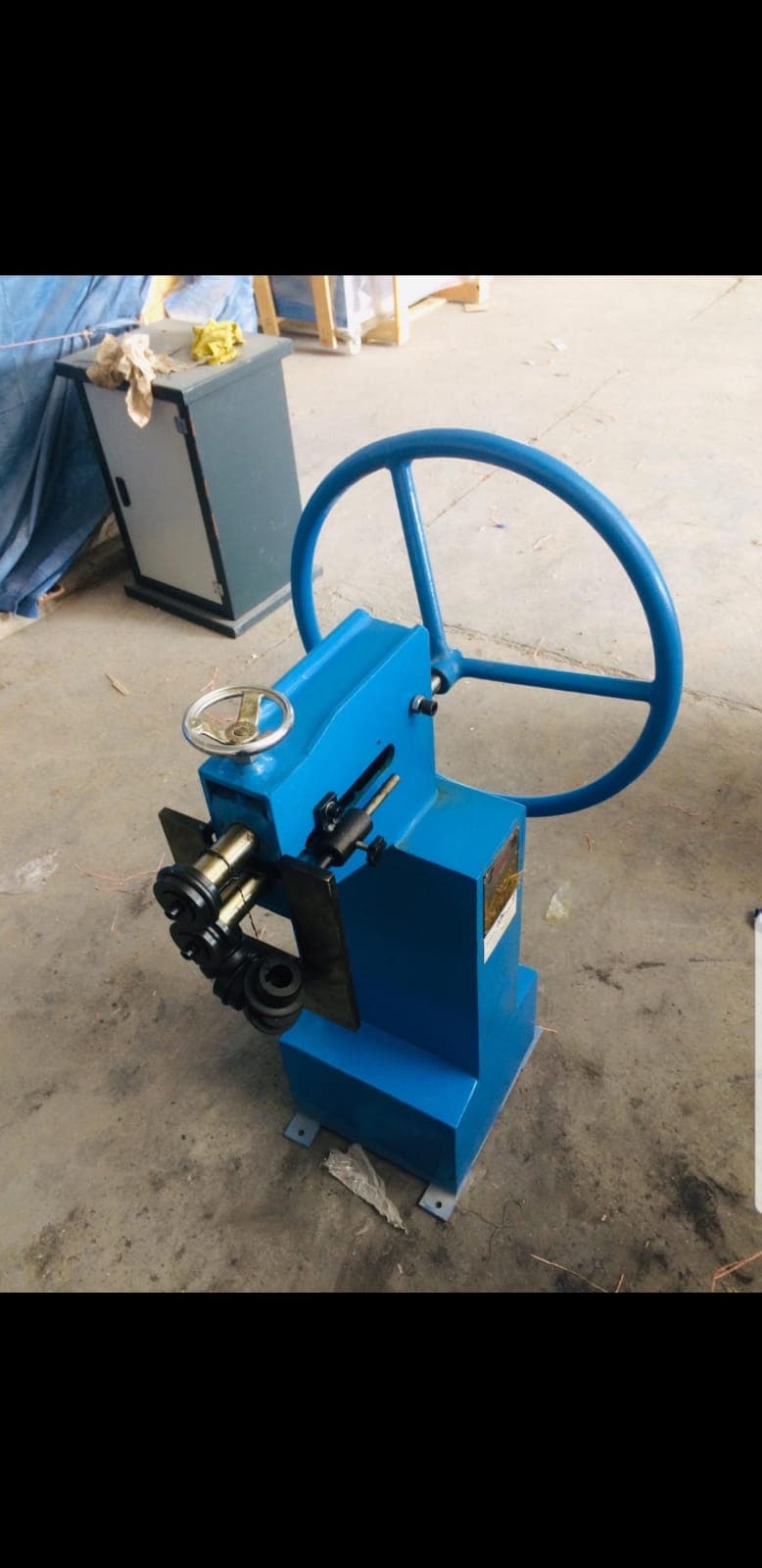 MANUAL SWAGING MACHINE